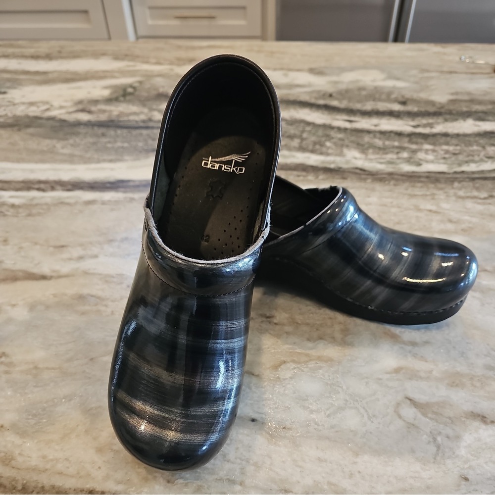 DANSKO  Silver Blue black Stripe Clogs Leather Patent‎ Shoes Sz 42 Nurses.